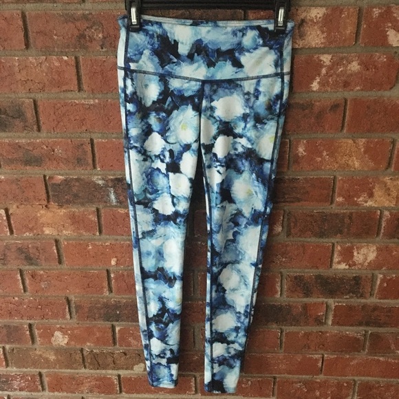 ATHLETA Blue Floral Crush Chaturanga Leggings - Picture 2 of 9